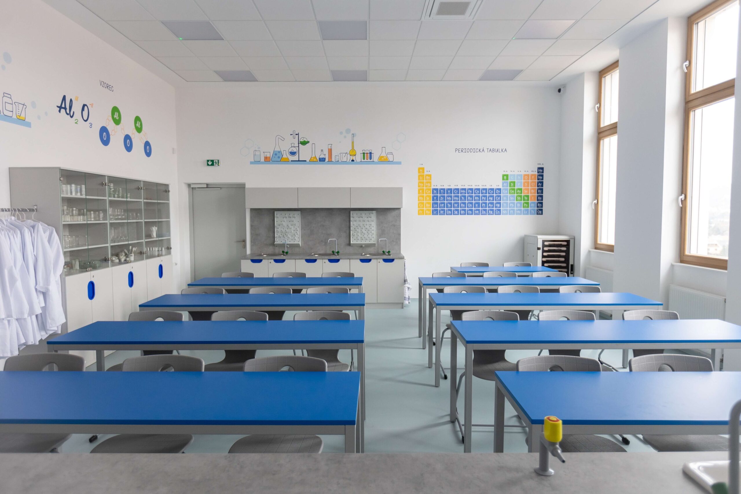 Základná škola Sirotkova Učebna chemie základní školy Sirotkova v Brně od MY DVA holding