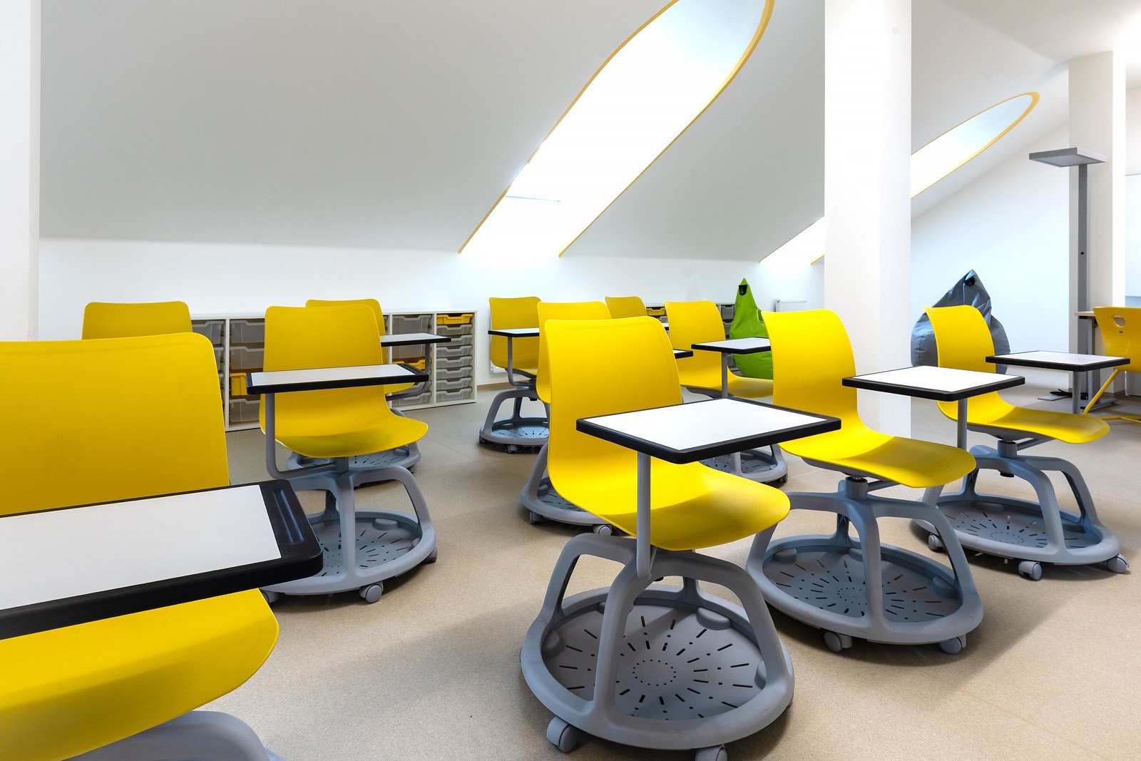 SPŠ chemická a gymnázium Brno – moderní učebny, kabinety a další prostory pro studenty i pedagogy od MY DVA